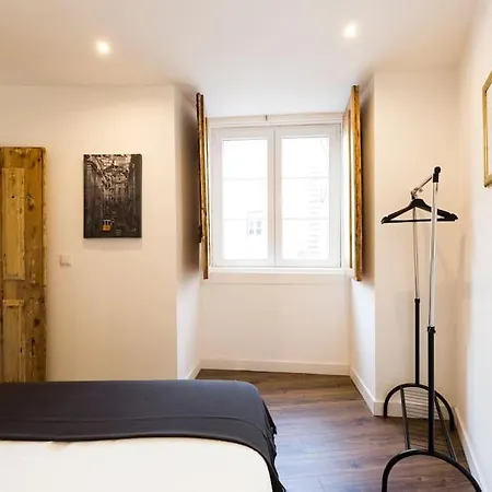 Ola - Castelo Iii * Lisbon